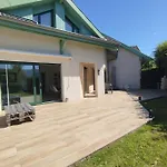 Pretty Terraced House With Garden Level In