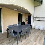 Pretty Terraced House With Garden Level In Holiday home