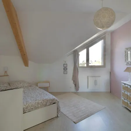Pretty Terraced House With Garden Level In Ferienhaus