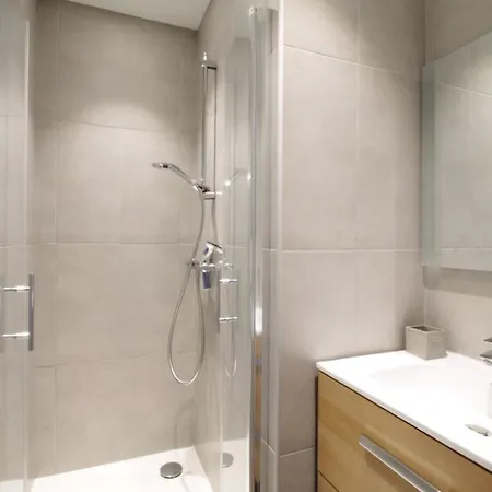 Pretty Terraced House With Garden Level In 펜션 엑스레뱅