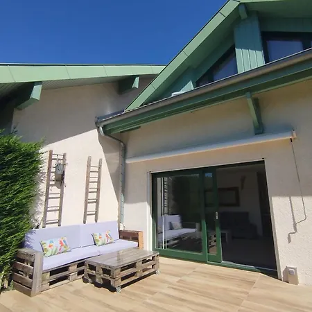 Pretty Terraced House With Garden Level In *